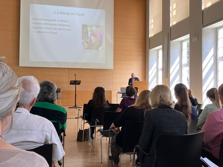 TIR nimmt an Tagung zum Thema 