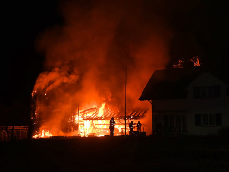 Zwei Stallbrände im März: Hunderte Tiere sterben qualvoll