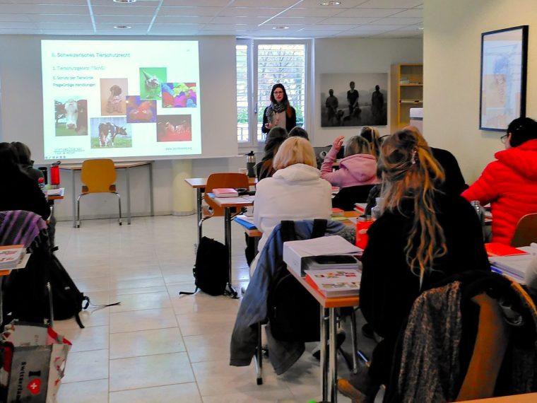 TIR referiert regelmässig bei Ausbildungen im Tierschutzbereich